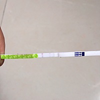 已经用排卵试纸测了5天排卵了，最近三天几乎一样，都是弱阳，4月6号的末次月经，怎么回事啊！ m