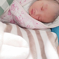 4月18号，18:43破宫产一枚小乔治。儿女双全，今生足以。