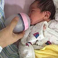 卸货啦：顺产乔治一枚！二胎产过程：因本人宫颈特别不好，凌晨一点开始宫缩快五点的时候才开宫口，...