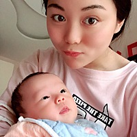 宝宝今天满月啦，一个月终于熬过去了，看到宝宝这么可爱，说不出的爱她，这个月子过得真是难忘，快成抑...