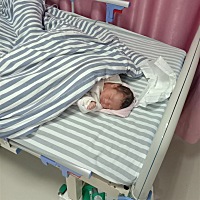 二宝出来两天了，有哪位宝妈是剖腹产的？剖腹产是不是要把里面脏东西给按出来？可是这样按很痛，痛的我...