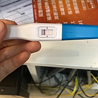 第一张是昨天下午测的，后三张是今天早上起来测的，你们帮我看看，我眼睛都要看花了，大姨妈推迟7天了，...