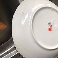 我在大扫除，婆婆问我为什么要打扫，你说呢？你们洗的餐具，你们住的卫生情况，我只能放下孩子大扫除。...