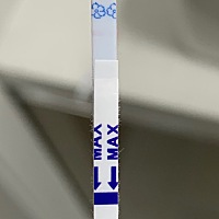 大家帮看看早早孕试纸这有印吗？月经期已过3天，昨晚排卵试纸突然加深到阳，今早测了早早孕试纸，怎么看...