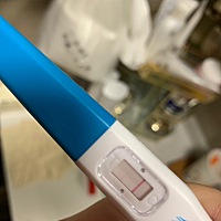 肉眼能看到一点意念灰，你们能看到吗？还是我眼睛花了？！两天前开始有一点褐色分泌物，我还以为来大姨...