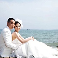 他86年的，我88年的，2012年5月相识，12月领证，2013年9月办婚礼！在一起7年了，结婚6年，目前一女一儿...