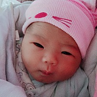 我家宝宝今天已经出生两个月零9天了，下面大家来看看我宝宝出生到现在的变化。