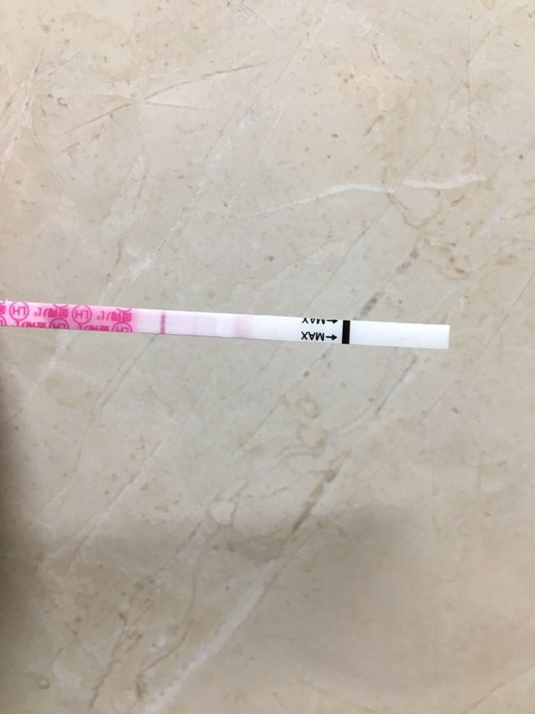 4.15来的例假，提前了两天，今天第二次测排卵，准备在上面记录下来，希望🍀