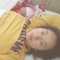 漂亮小姑娘出生了，无撕裂，无侧切，7.3斤，比姐姐还重点，两个棉袄很满足