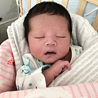 我们家宝宝15天啦，妈妈愿你平安健康的长大，每次睡着了的表情都好可爱，正式加入朋友圈晒娃狂魔部队了...