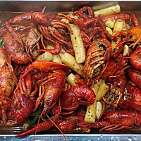 这两天好像吃的口味有点重，便秘了😂，管不住嘴 😒