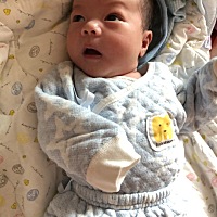 两周后的今天宝宝终于出院回家了，经历了这么多天她在医院应该很没安全感，但同时也长大了变了个样，回...