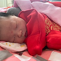 41周加4，在医院催了4天终于发动了，顺产6斤4两女宝宝。顺产的痛苦简直无法形容。哎
