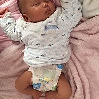 出月子了，科学坐月子，一个礼拜洗一次头发，三天洗一次澡，照常吃喝，青菜水果，鸡和鱼汤天天喝，一天...