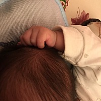 很中意抓自己的头发