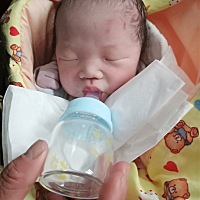 刘帛承大宝贝今天三个月零一天了，放一波从出生到现在的照片，看看算不算逆袭成功了😂😂 出生 十五...