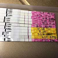 看着比昨天深了！如果今天去验血估计就有了！求宫内好孕🙏🙏🙏