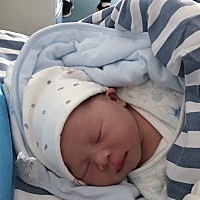 哈哈哈报喜啦，已出生两天，顺产，如我所愿小公举一枚👸，男孩👦女孩👧都有了，刚好凑成一个...
