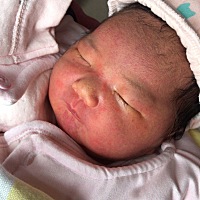 刚出生的时候好丑  满月变可爱了❤❤