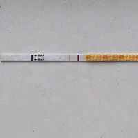 今天晨尿测的金秀儿早孕试纸。希望是真的 也希望明天加深 给老公的礼物