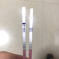 还有一两天姨妈期就到了，连续几天排卵试纸都是这样，正常吗？腰跟腹部有时候有点疼跟酸