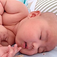 追奶成功，太开心了，母乳喂养这个月涨了5.8斤，再也不用看婆婆脸色了，天天说孩子可怜没有奶吃了，这回...