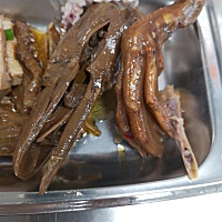 25号饮食 早上 米粉 八宝粥一碗 中午  食堂饭菜 晚上  银耳汤一碗  炒冬瓜 炒白菜 两块糖醋排骨 下午茶 ...