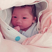 今早凌晨两点破羊水，7点顺产一枚小公主，重3.27Kg，虽然辛苦煎熬，但感觉很幸福！