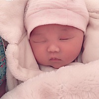 生完孩子才发现老公和前妻有联系，我发脾气了，请问我该怎么办？