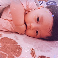 宝宝两个半月，总吃手，需要制止吗？