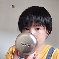 想要自然透亮的底妆，推荐用这款水光霜哈，我自己用了几年了，效果一直很好！