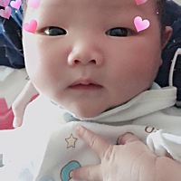 宝宝为什么老要吐奶啊 还是隔了断时间才吐 揪心