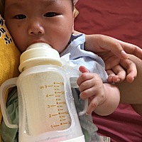 宝宝被蚊虫咬了就有一个很大的包，硬硬的，擦花露水不顶用，宝妈们有没有好用的药膏推荐