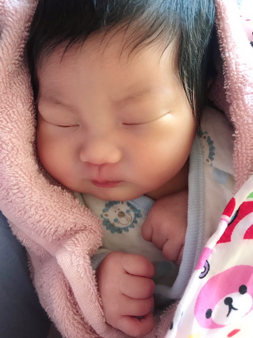 13号预产期，22号终于卸货了，随了我的心愿，小公主一枚，当时怀孕的时候所有人看了都说是男孩，我就觉得是小姑娘^_^，祝大家想啥得啥。