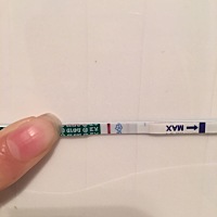 月经推迟的第4天，有点加深。