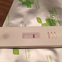 末次月经3月26号4月28号早上测的，请大家帮我看看，是不是怀了？这几天伴有小腹刺痛，不知道是不是正常...