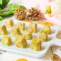 【美食分享】适合一岁宝宝的健康食谱——西兰花山药糕 ⭐️【食材】        西兰花2朵、 胡萝卜3片...