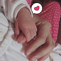 4月24凌晨2点破水但不痛，4点开始3分钟规律痛一次，到中午3点半宫口全开，，顺产，轻微撕裂，健康男宝宝