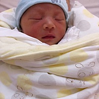 孕前四个月喝不下睡不好常常吐血，37周➕5因为你过分调皮，我被迫接受人生第一次手术(剖腹产)，手术后的...