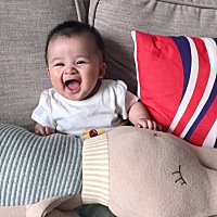 😞出生的时候7.2斤  50厘米。四个月了，才12.8斤 60厘米…前两个月母乳，后面开始混合喂养，怎么就不...