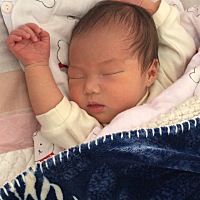 每天母乳多到喝不完，宝宝吃饱了还要挤掉100多ml