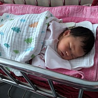 今天宝宝出生第八天，40➕6刨腹产，女孩👧🏻 6斤9两。本来医生说羊水还可以，还能再等等，但是到40...