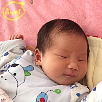 求助各位亲爱的孕妈宝妈，爸爸姓包，名字最后想有个雪字，求推荐合适的名字。老公起了个包雪儿，没有合...