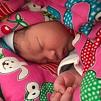 下午2点50我的小乔治出生了，顺产8斤沉。初次见面请多多关照，愿宝妈们都能顺利平安生宝宝。