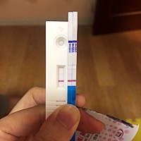 左边两个是我的，右边那个是老公的。我是不是真的怀孕了？感觉有点眼花啊。 左边两个是我的，右边那个是...