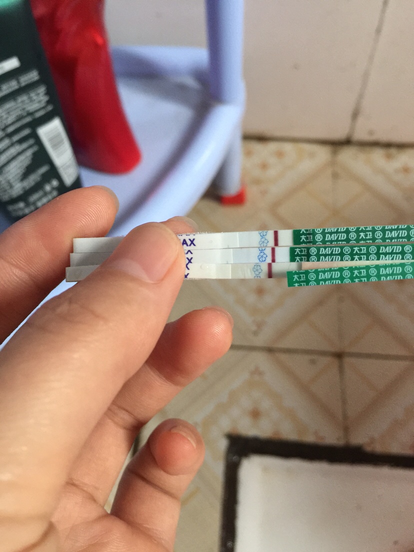 我想知道试纸是这样的，还是有点红了。