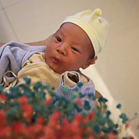 金元宝满月咯，希望以后的你平平安安健健康康哦……❤️❤️❤️