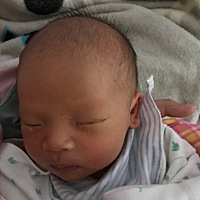 宝宝一只眼睛一直出眼屎，怎么回事