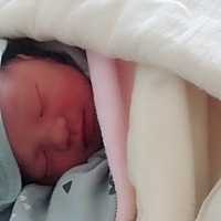 37周➕3 二胎顺产   一指到十指8个小时顺利出生  无侧切      男宝5斤4两    我家干干净净还会笑的小天...