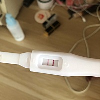 停经十天 今天内裤发现褐色分泌物 是要流产吗 去医院怎样可以保住宝宝